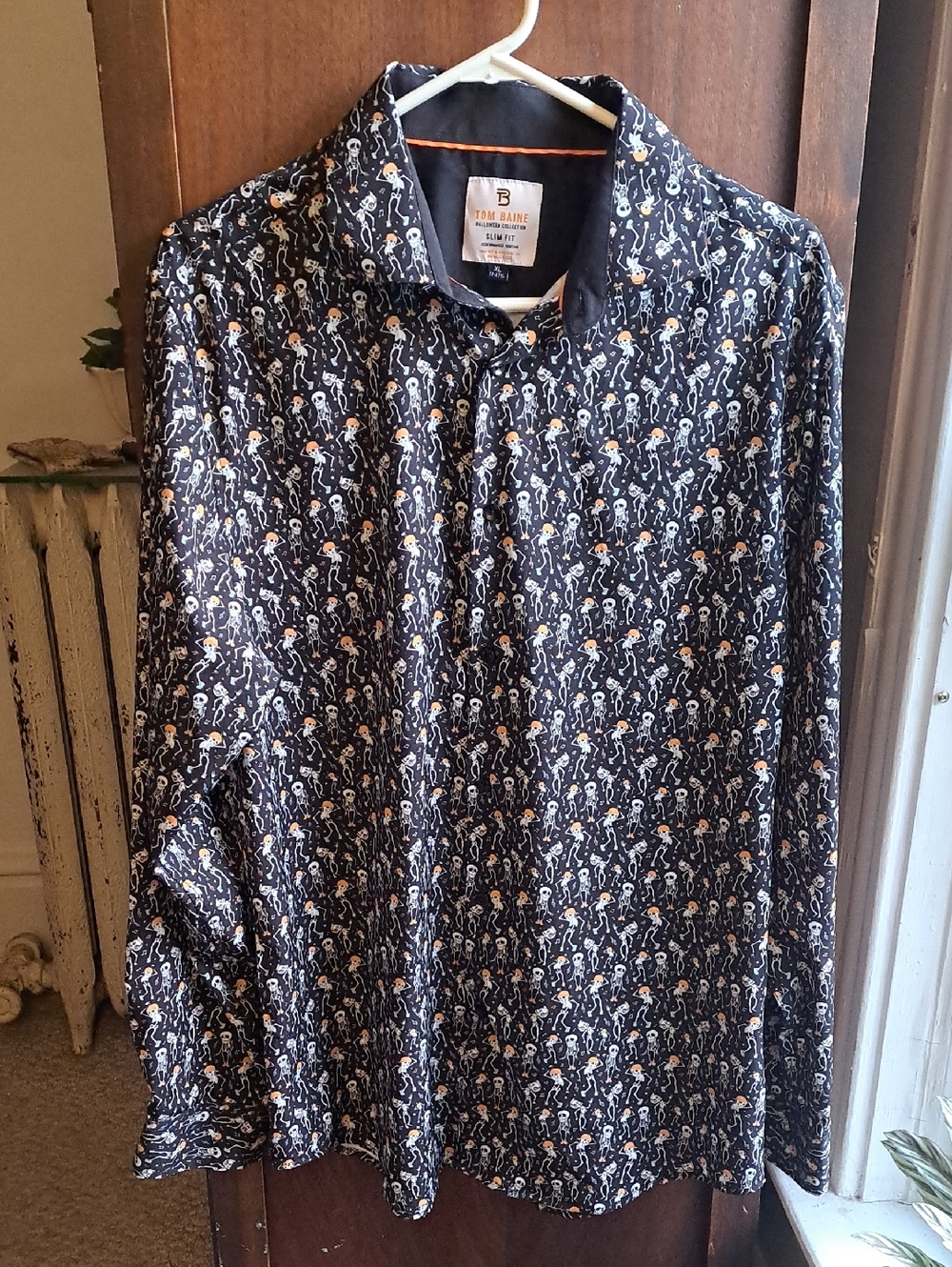 Tom Baine Men's Size XL  Black Halloween Collection Button Down Shirt
